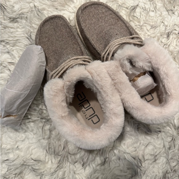 NWOT - Hey Dudes Womens Wendy Fold Boot - - Picture 5 of 5